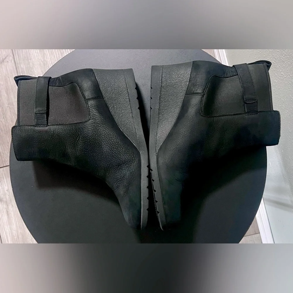LIKE NEW UGG AUS Women's Indra Wedge Booties Winter Suede Leather Boots - Picture 9 of 11